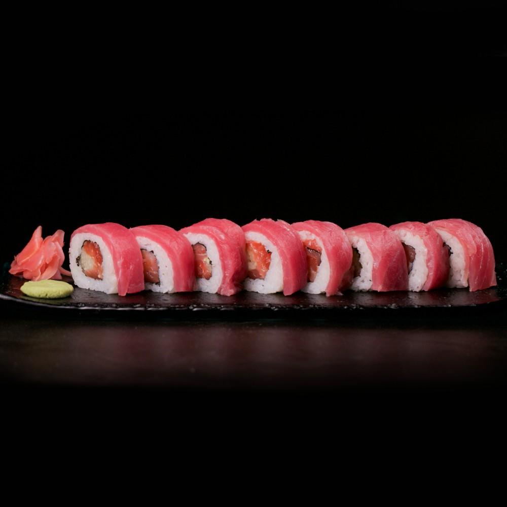 Tuna salmon roll