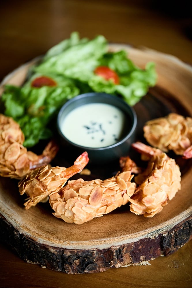 Shrimps with Almond Slices