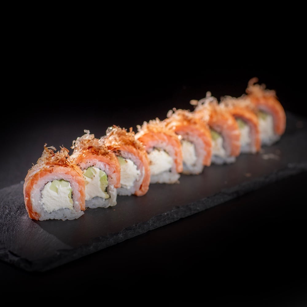 Flamed Salmon roll