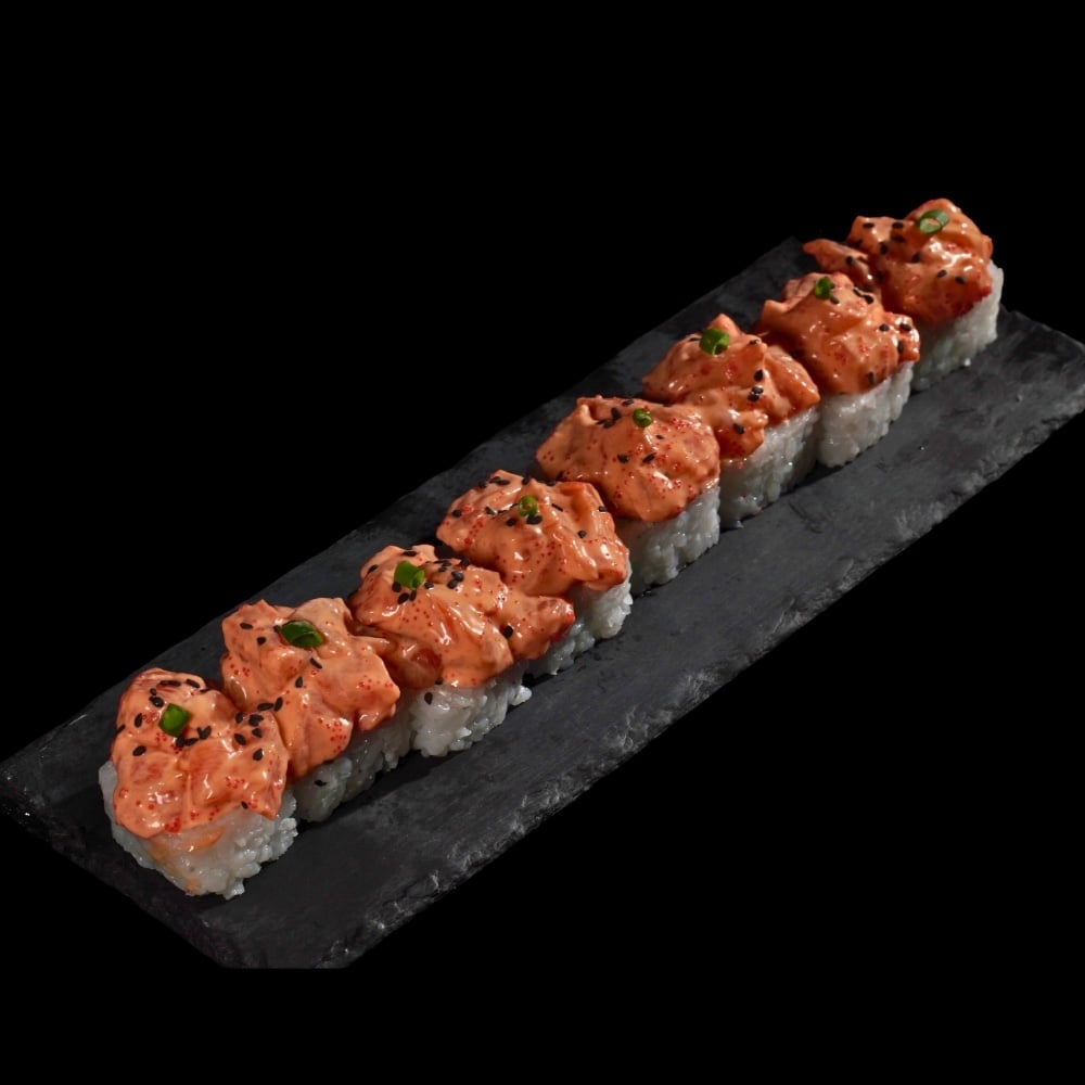 Spicy salmon roll