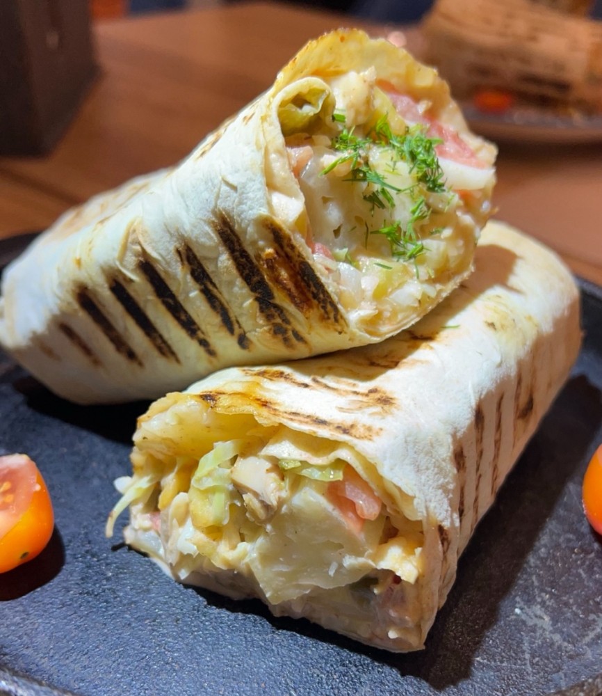 Шаурма з ананасом