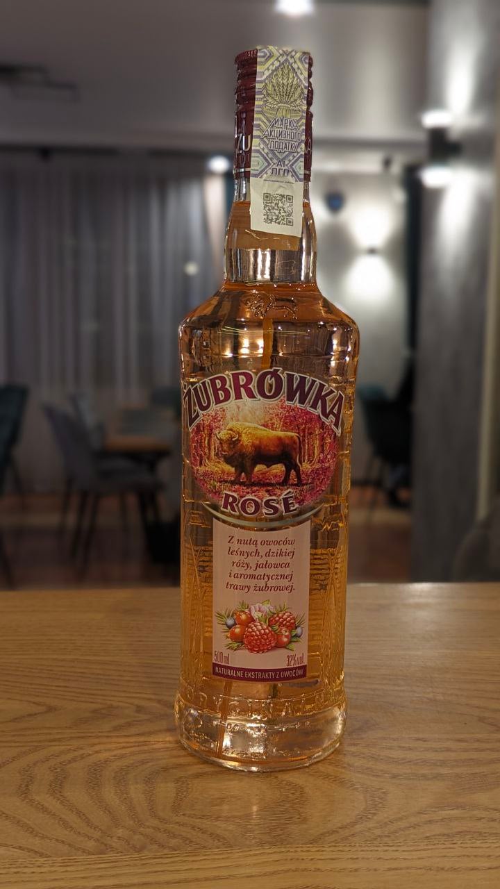 Настоянка Zubrowka Rose 0.5 л 32%