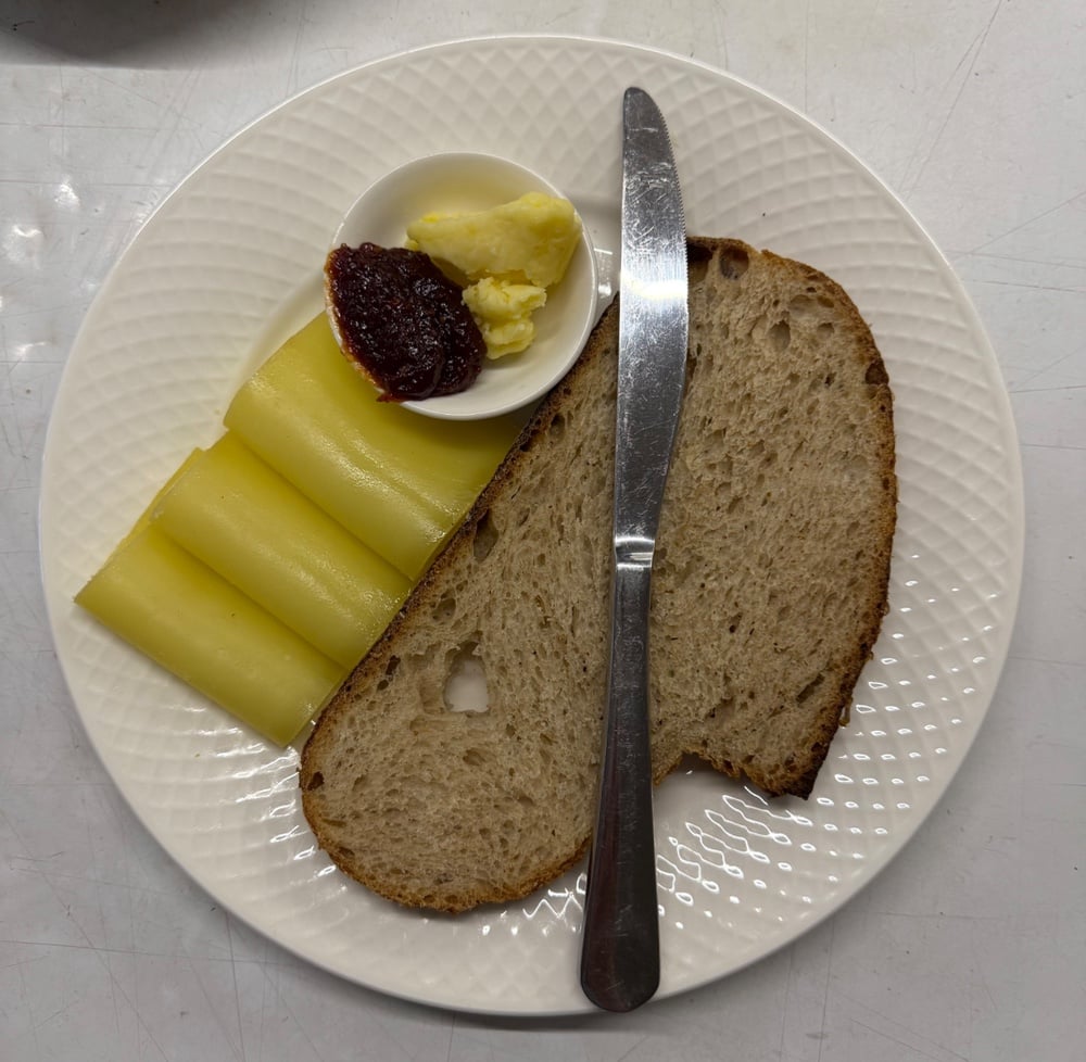 Farm swiss cheese & tomato chutney