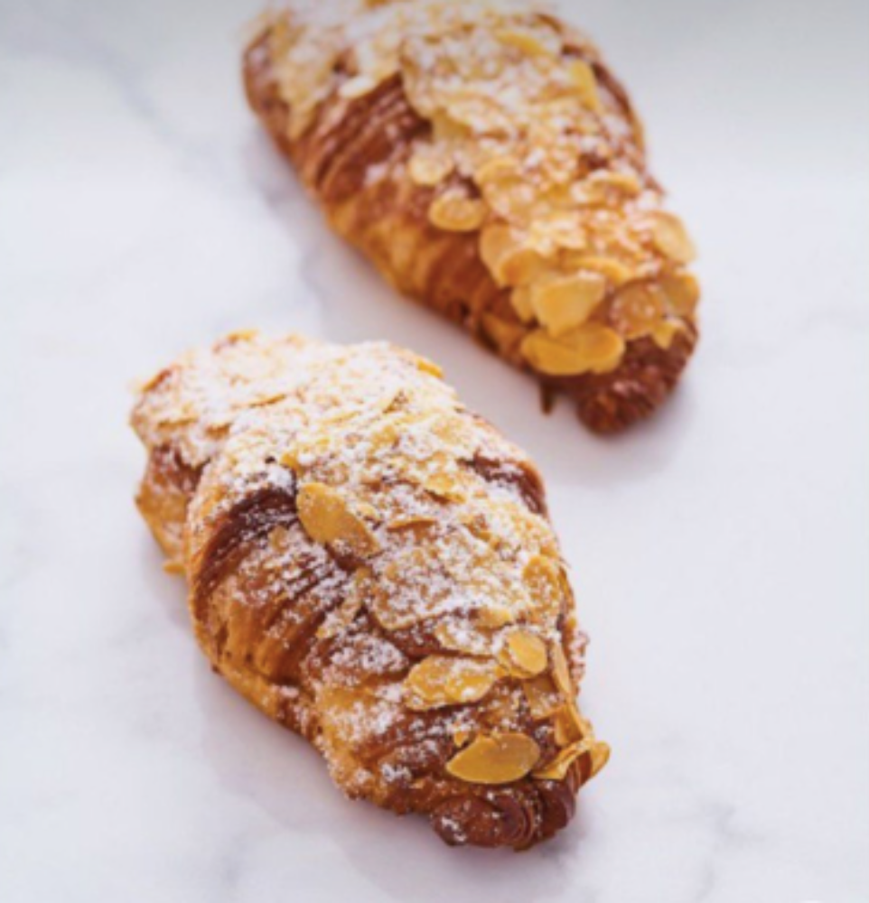 W Croissant Almond 