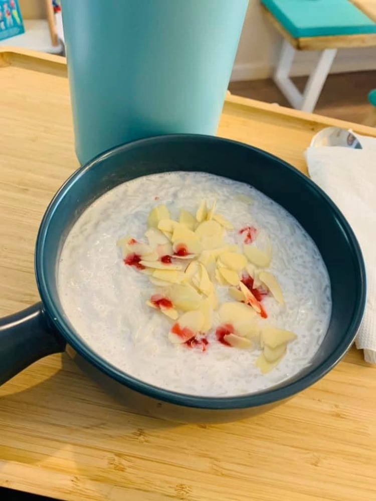 Rice porridge with coconut milk and almonds