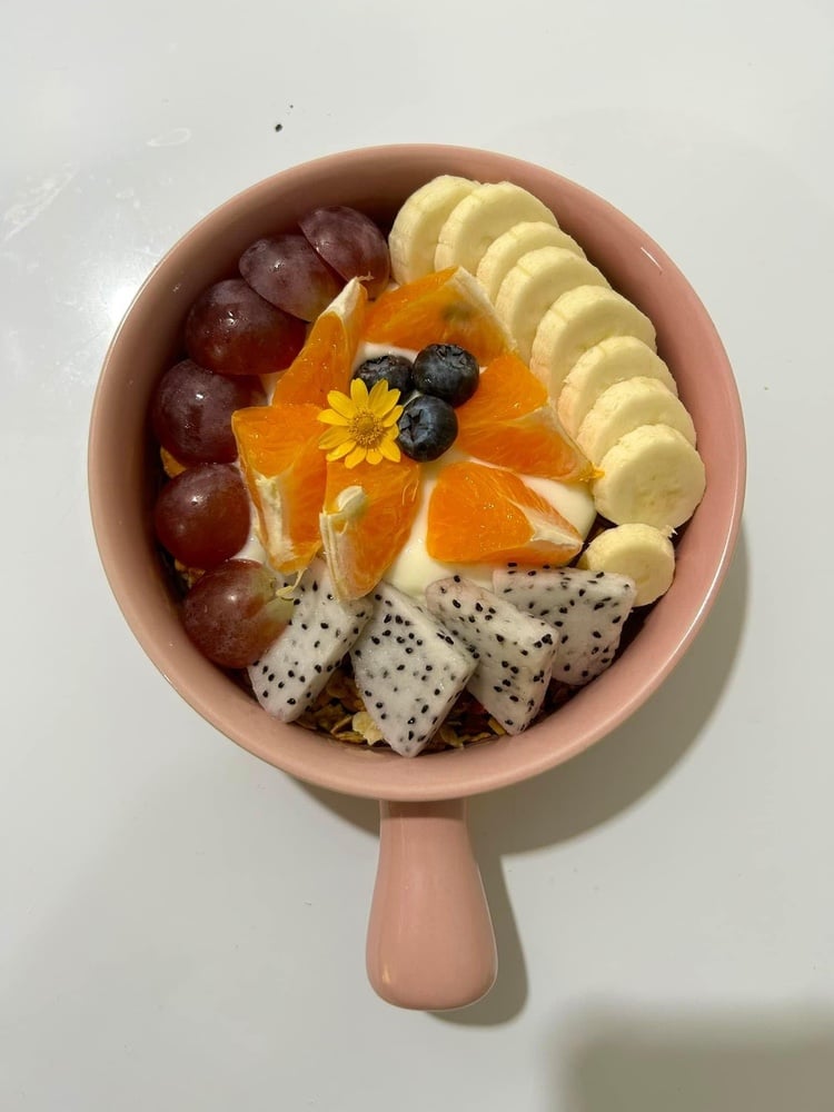 Homemade Granola with Yogurt and Fruit