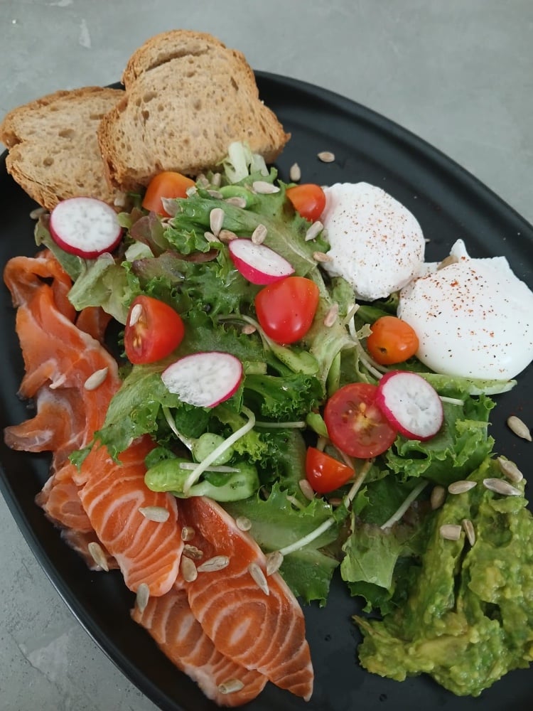Breakfast with Salmon / อาหารเช้ากับปลาแซลมอน