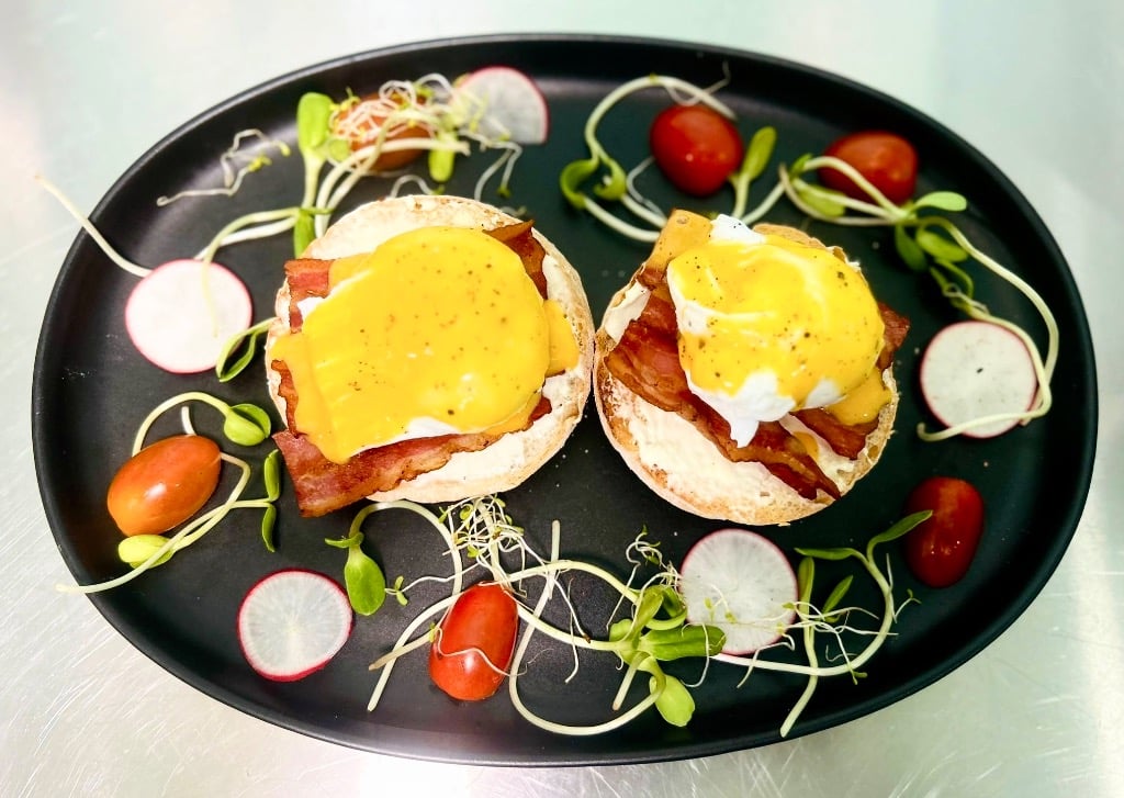 Benedict with Bacon 