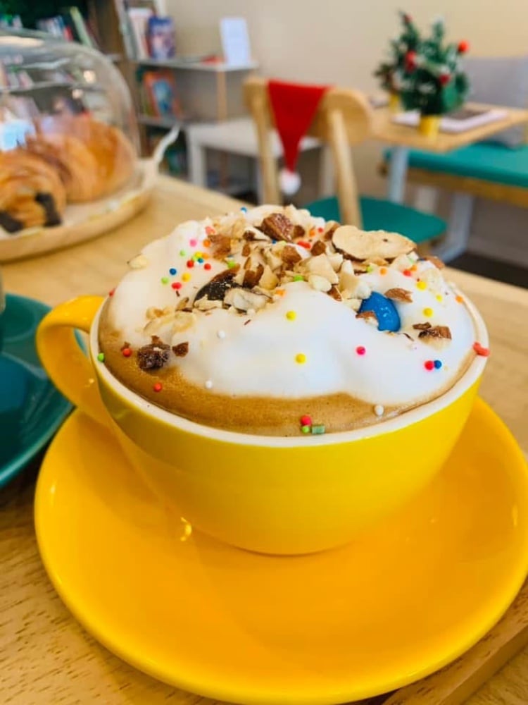 Hot chocolatte with marshmallows 