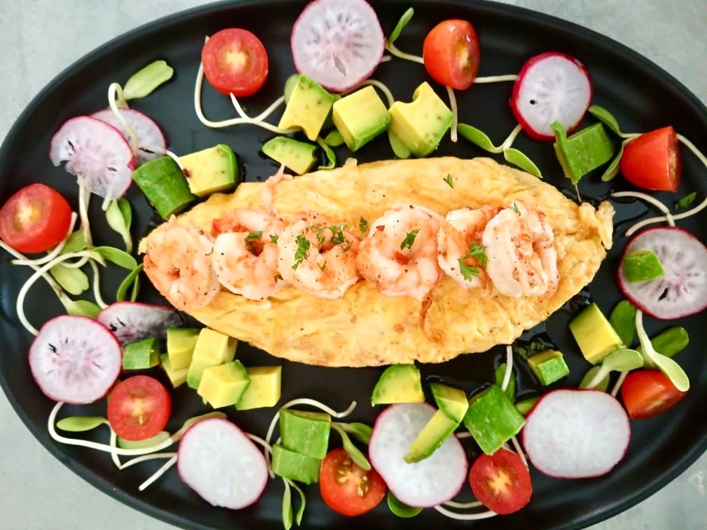 French Omelet with Avocado and Shrimps