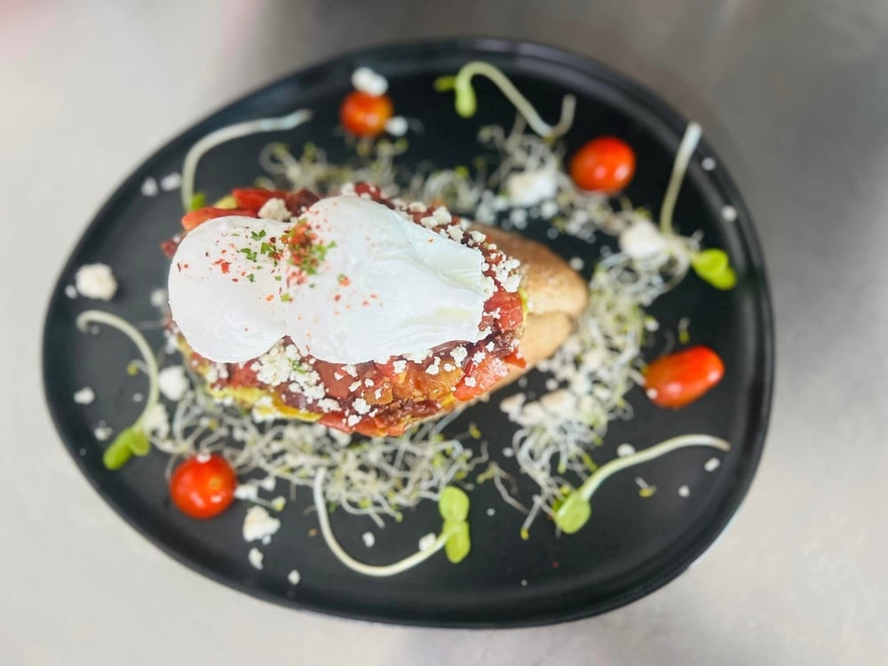 Poached egg on bruschetta 