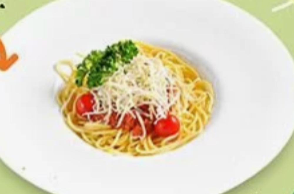 Pasta with Cheese and Cherry