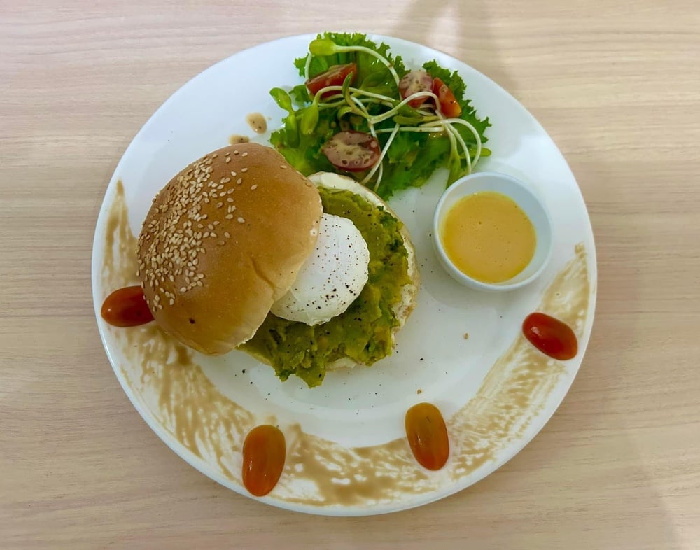 Brioche with avocado and poached egg 