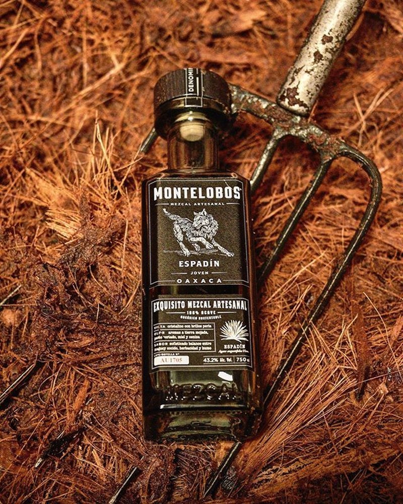 Botella Mezcal Montelobos