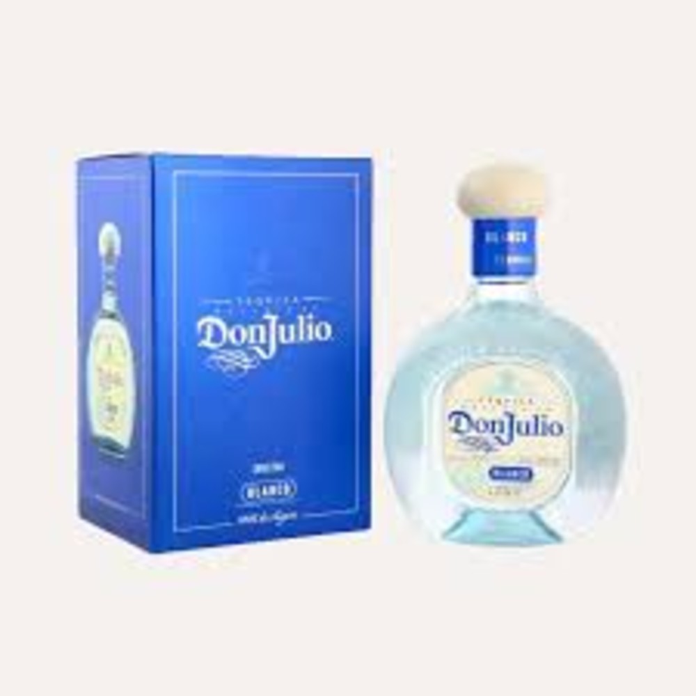 Botella de Don Julio Blanco