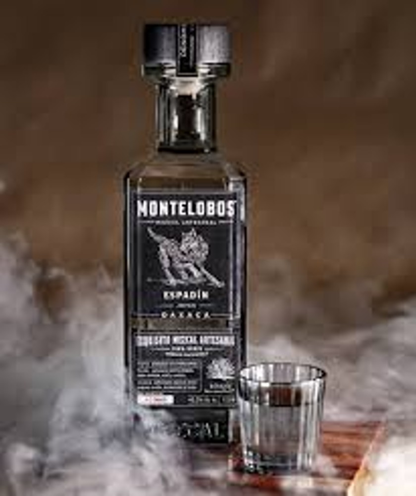 Trago Mezcal Montelobos