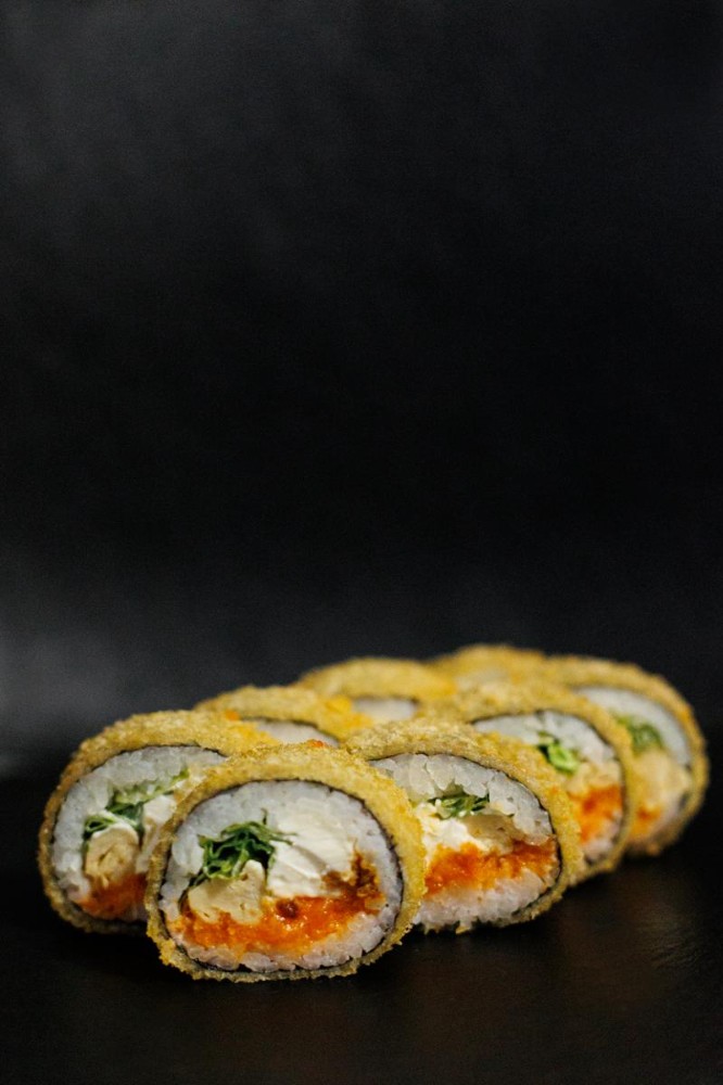 Темпура з лососем та томаго