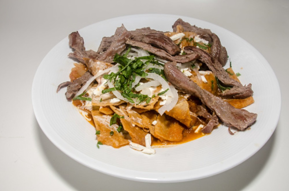 Chilaquiles con Arrachera