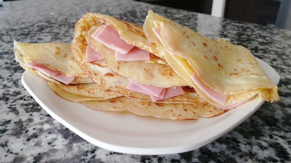 Crepa 3 quesos con jamón de pavo