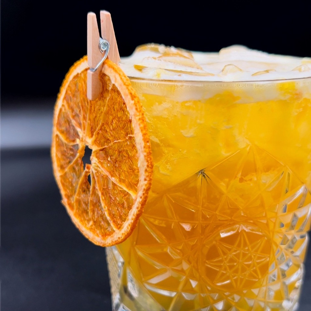 Коктейль ''Маракуєвий Whiskey Sour''