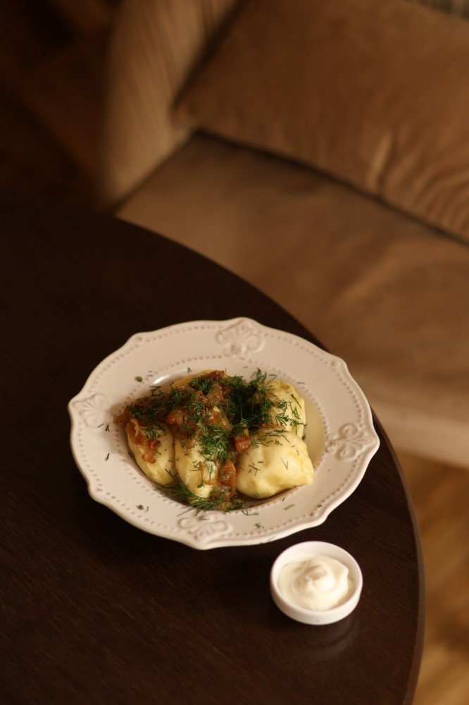 Вареники з картоплею і шкварками