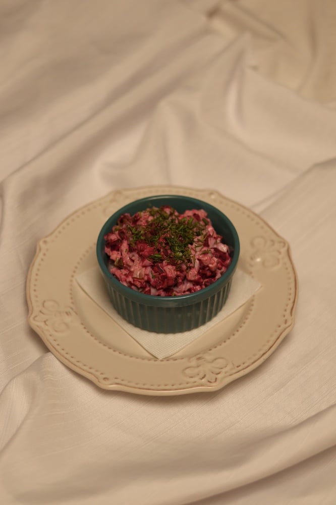 Rødbetsalat med sild (Традиційний норвезький салат з оселедцем та буряком)
