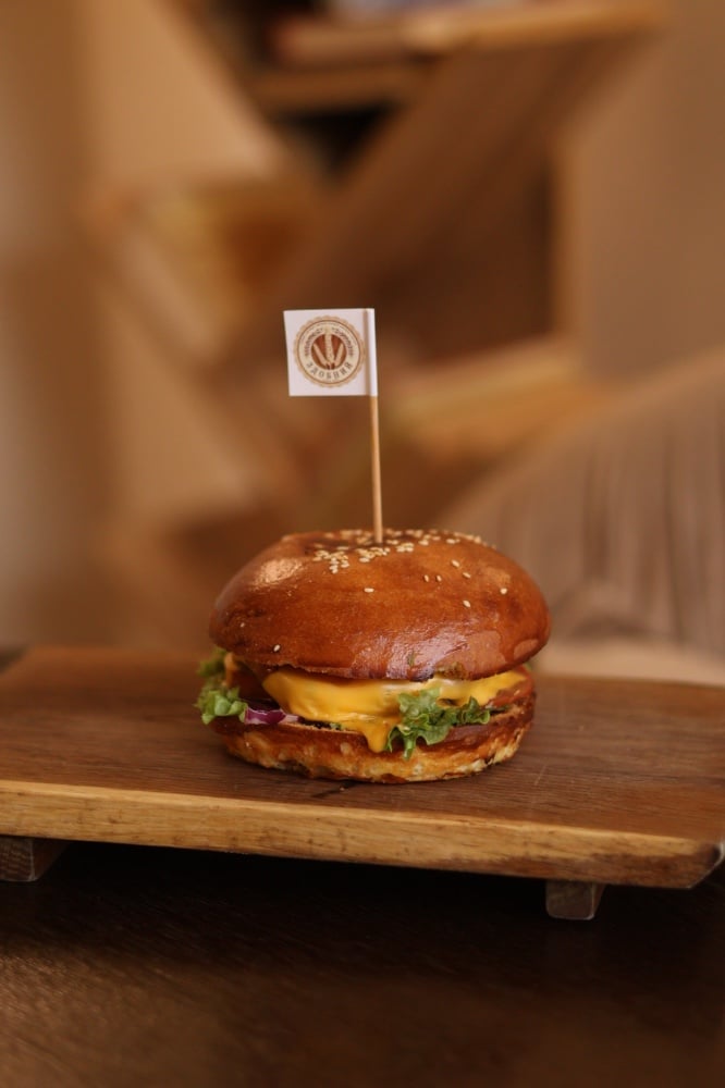 Бургер з телятиною