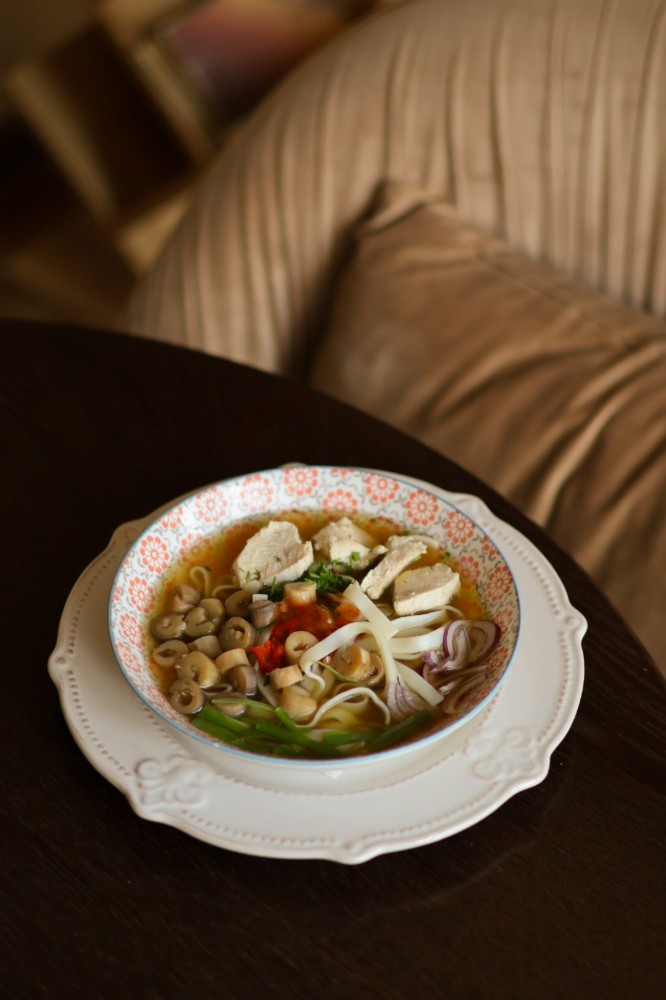 Phở gà (Суп з куркою та рисовою локшиною)