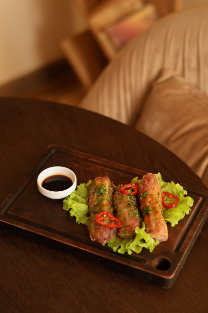 Chả giò (Асорті ролів з куркою, креветкою та лососем)