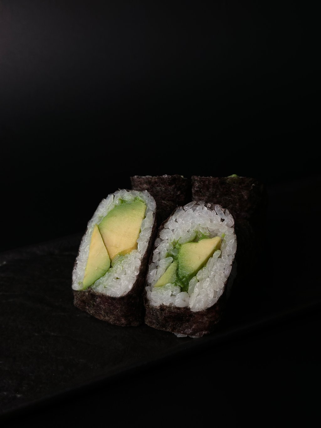 Маki авокадо (150г)