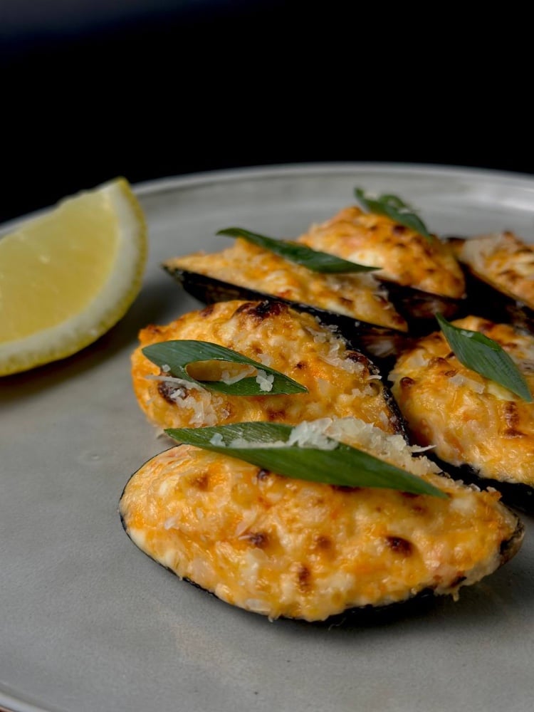 Новозеландська мідія запечена з лососем (3шт)