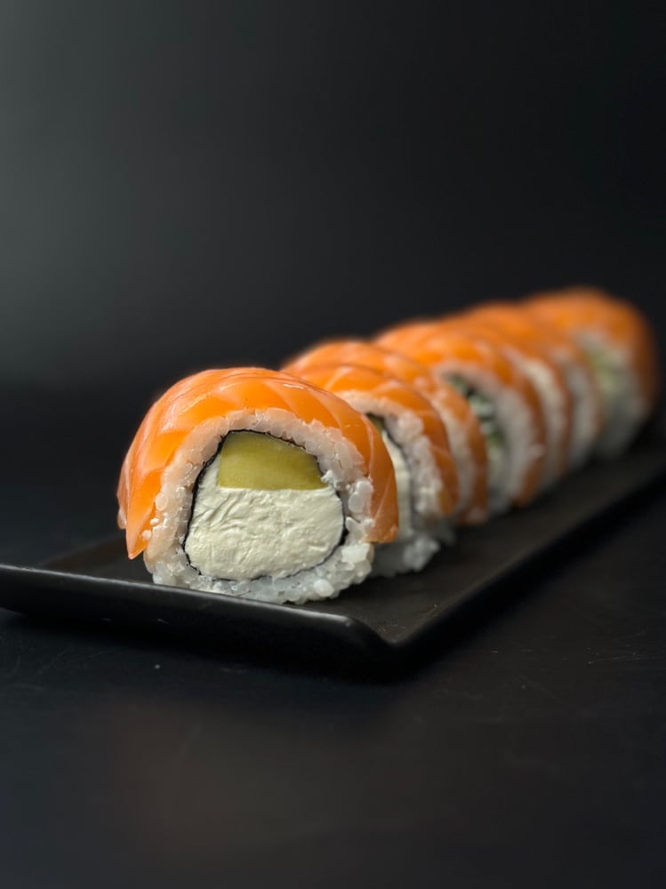 Фiладельфiя з лососем та манго ( 250г | 360г )