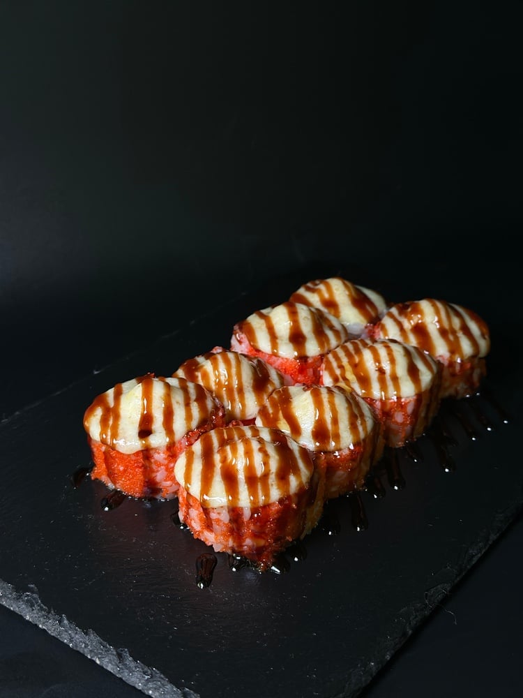 Запечений рол «Вугор в ікрі» ( 400г )