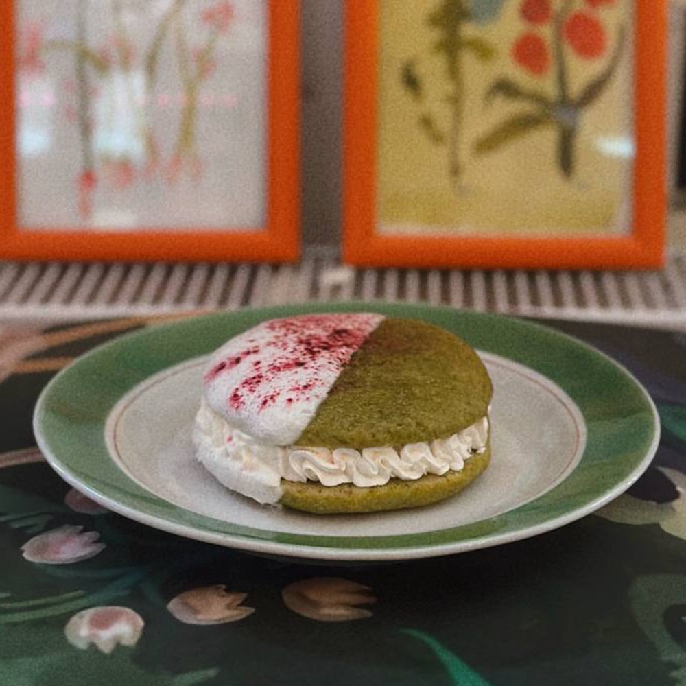 Matcha & Berries whoopie pie