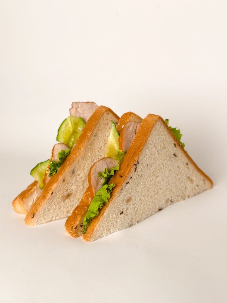 Сендвіч з копченою куркою