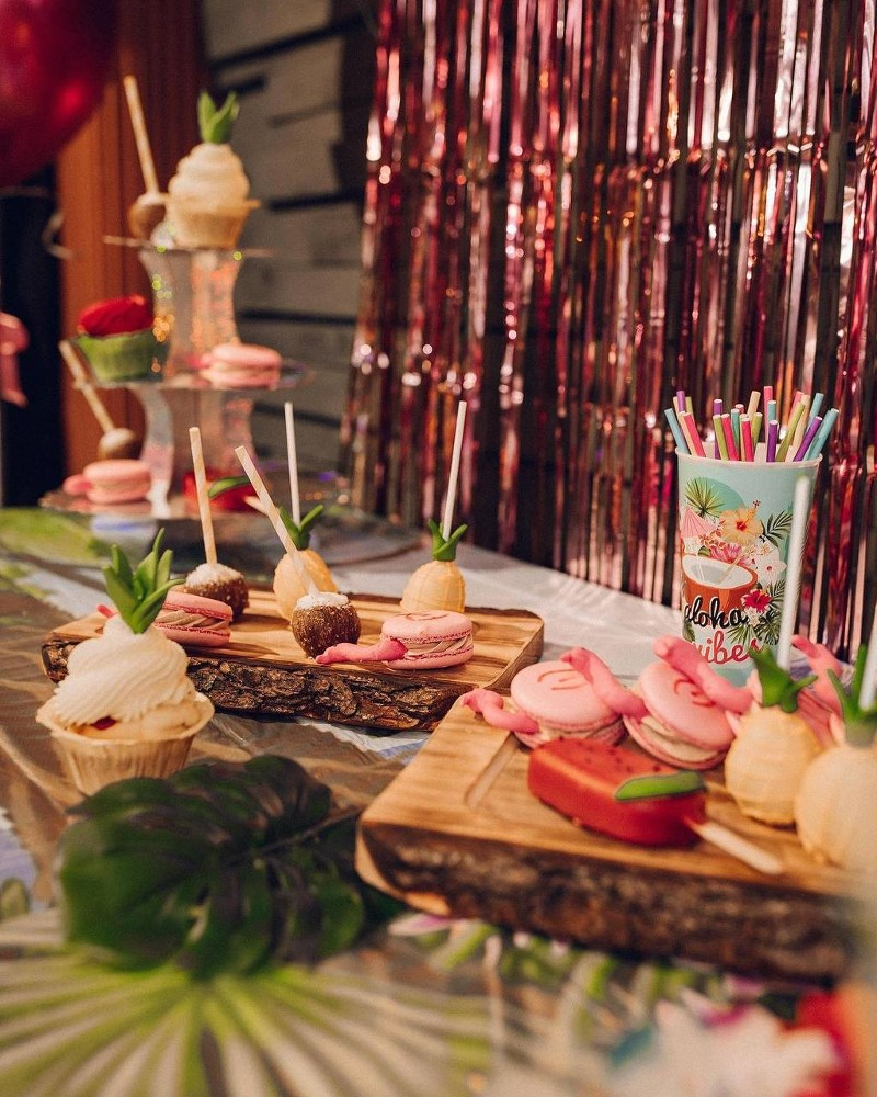 CANDY BAR