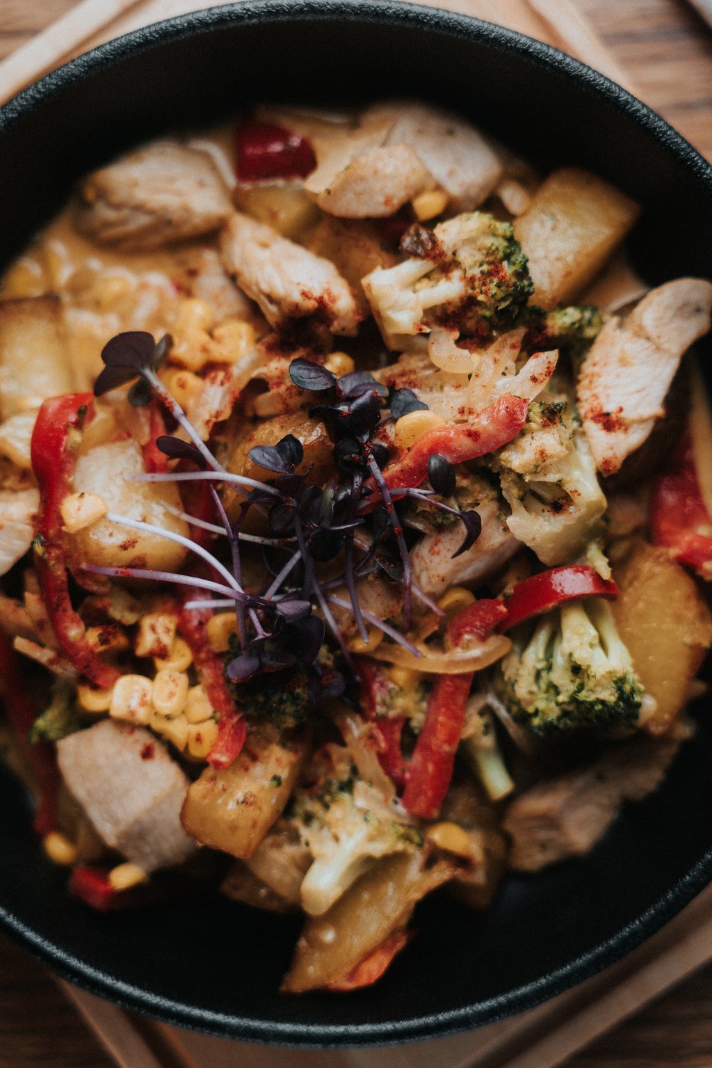 Гаряча пательня з куркою / Hot pan with chicken
