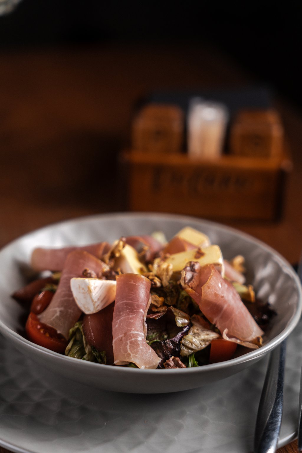 Салат із прошуто та грушею / Salad with prosciutto and pear