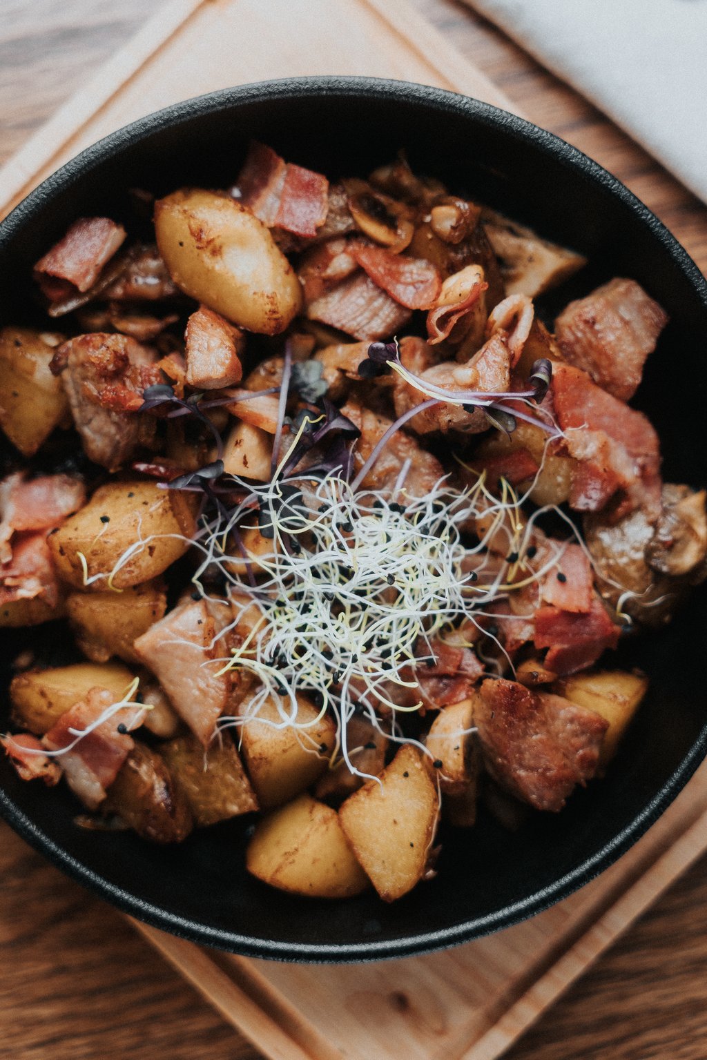 Гаряча пательня зі свининою / Hot pan with pork
