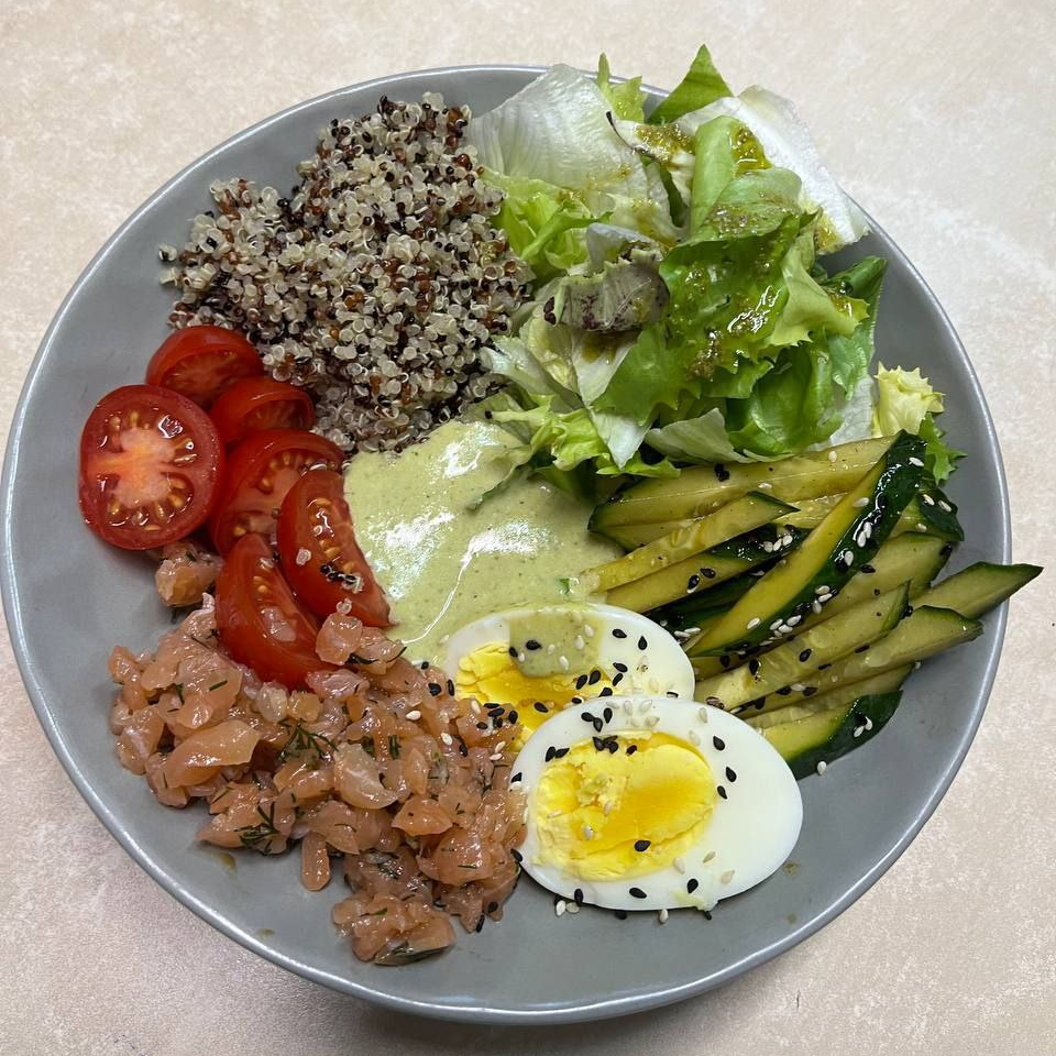 Боул з лососем / Bowl with salmon