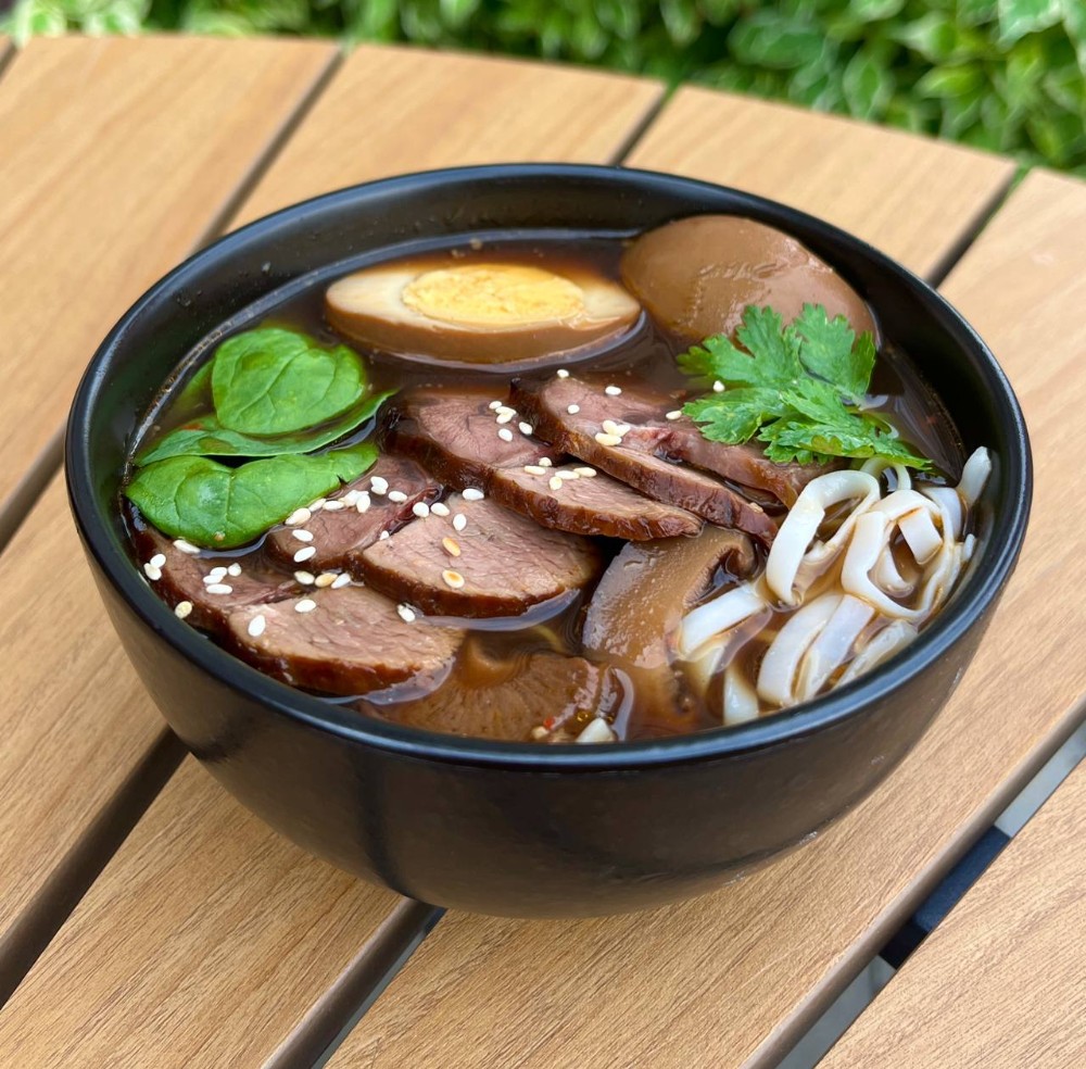 Суп з локшиною та яловичиною