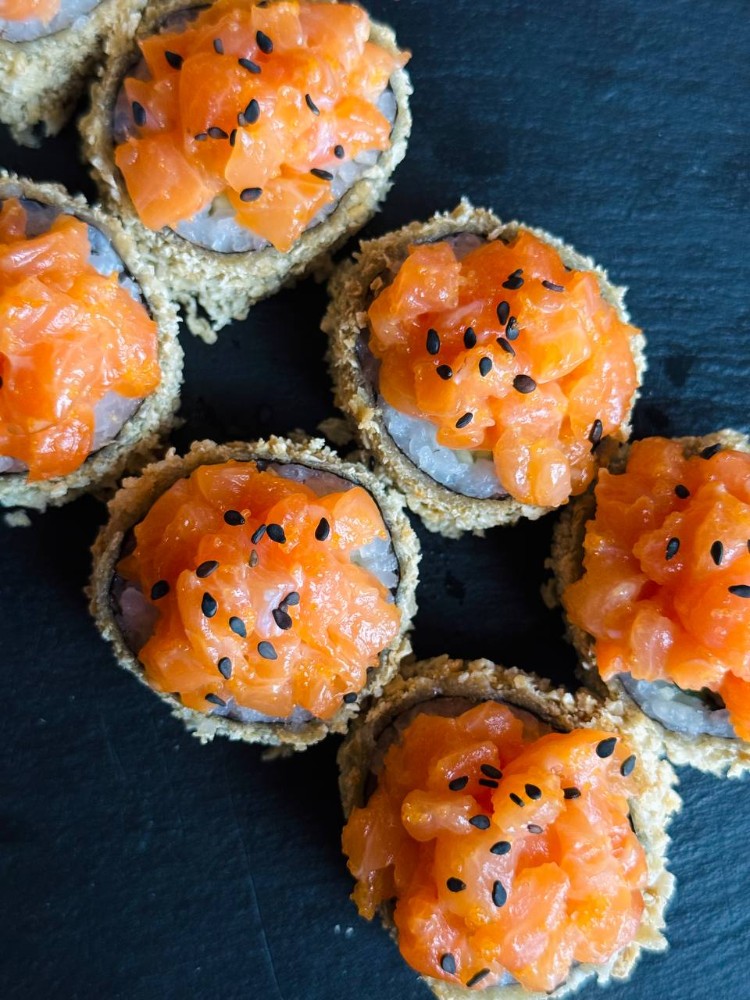 Темпура рол з лососем