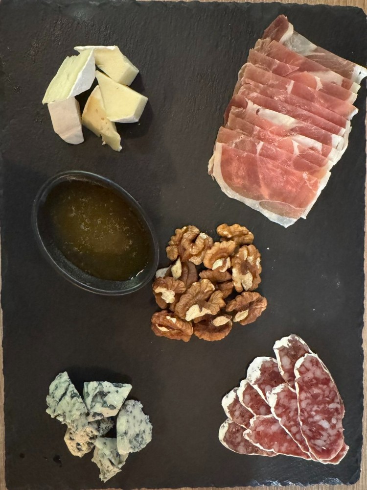 Сирно-м'ясне плато