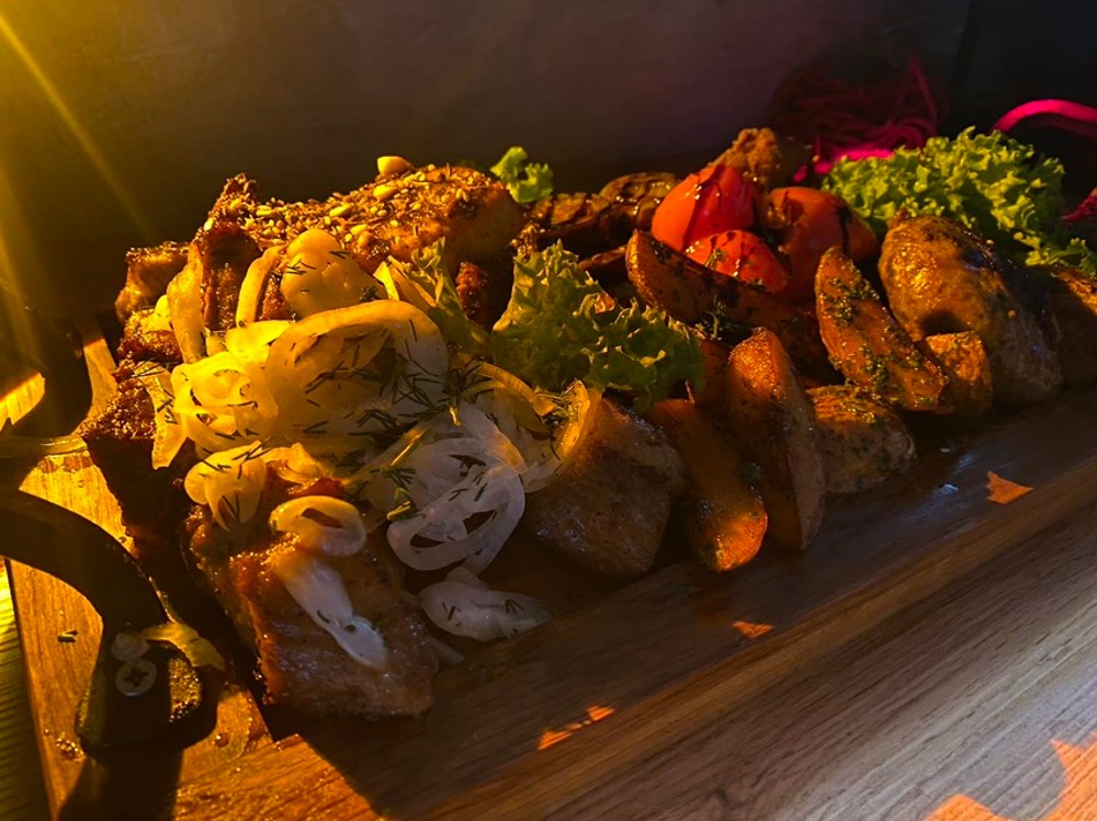 МЯСНА ДОШКА КОМПАНІЙСЬКА