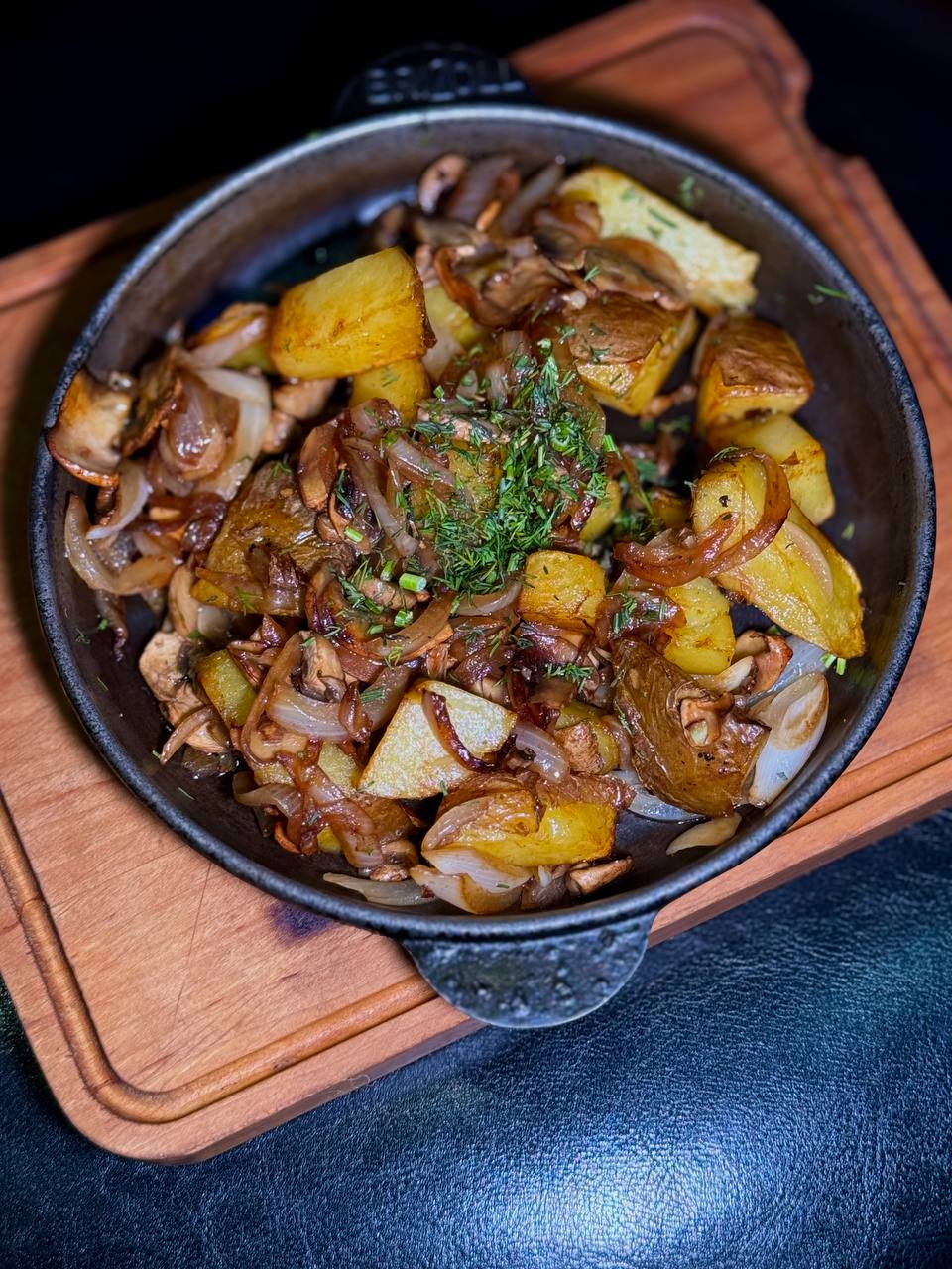 Картопля на пательні з печерицями (150 г)