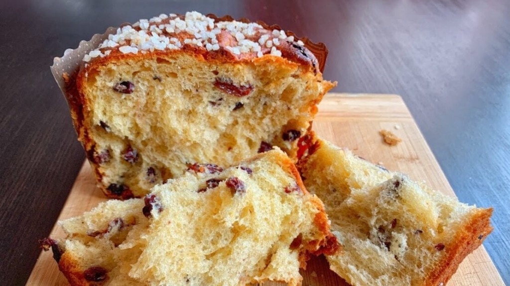 Пухка Паска з родзинками (500 г)