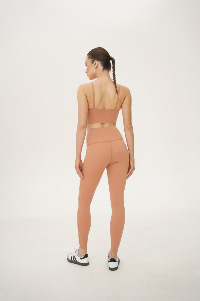 chloe peach