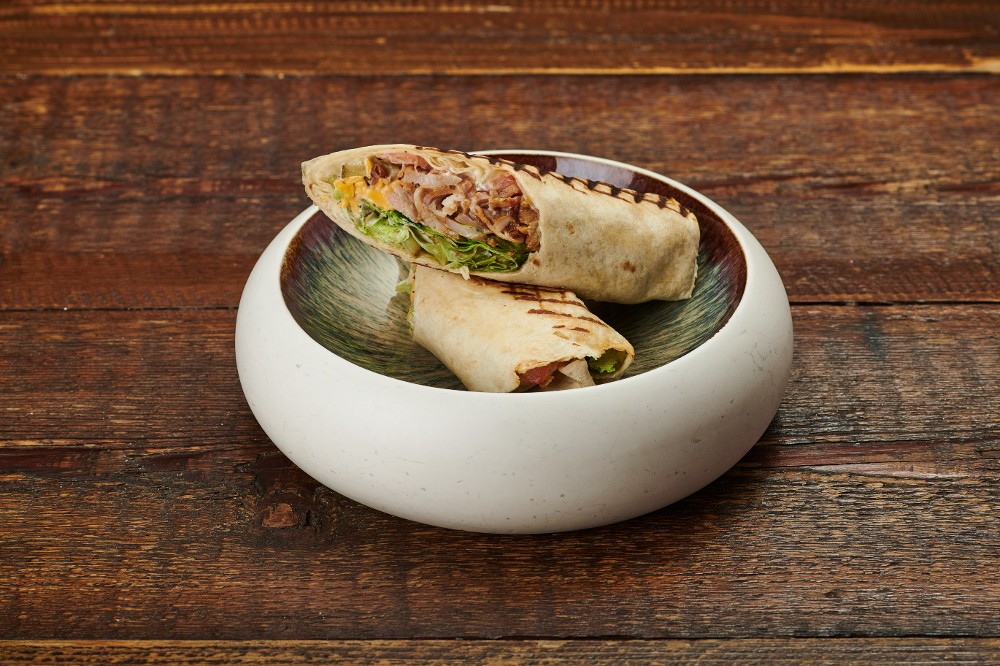 Piadina roll with chicken