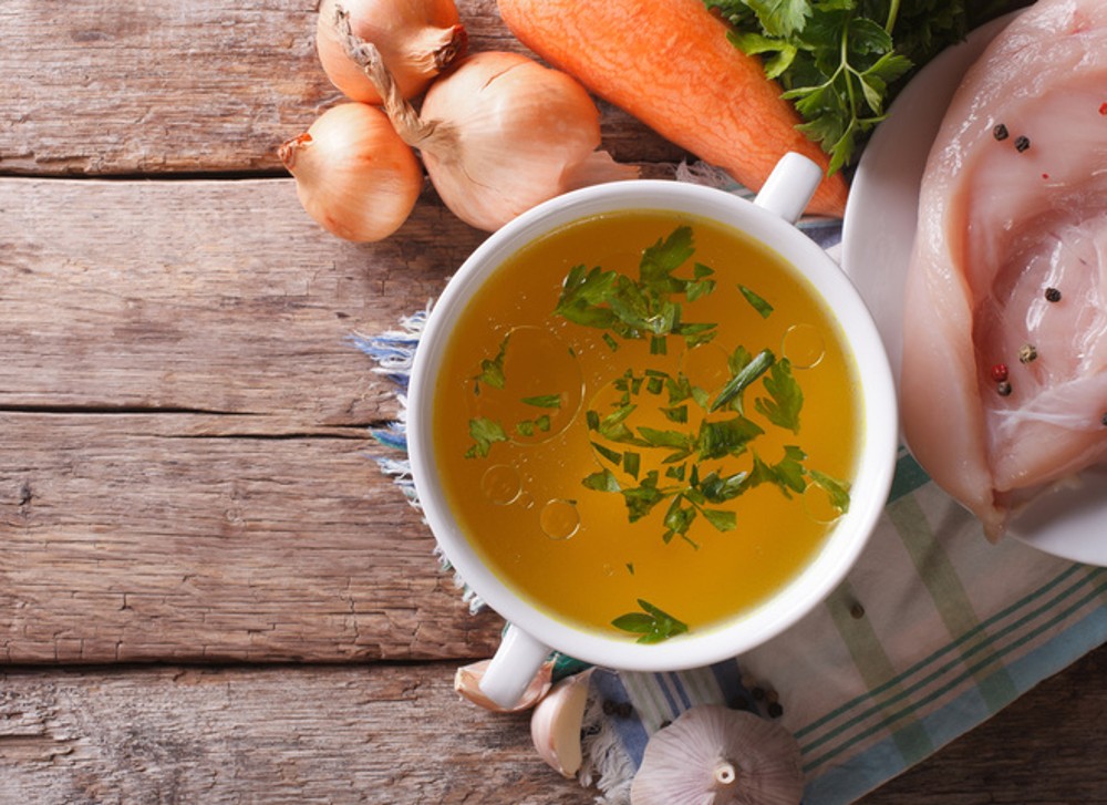 Бульйон з домашньої курки