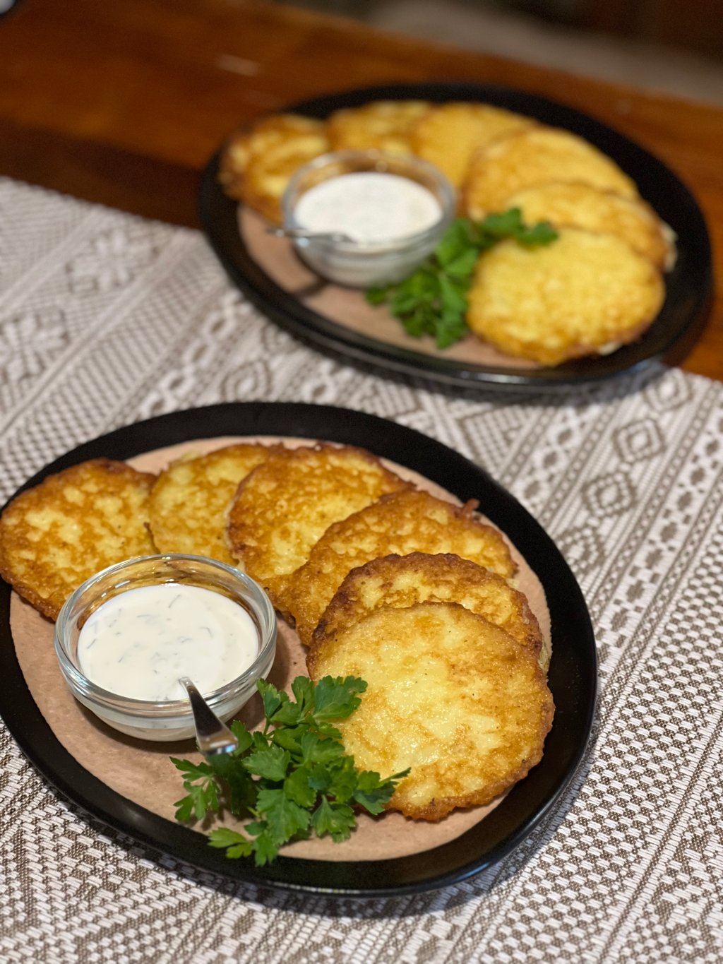 Деруни з моцарелою